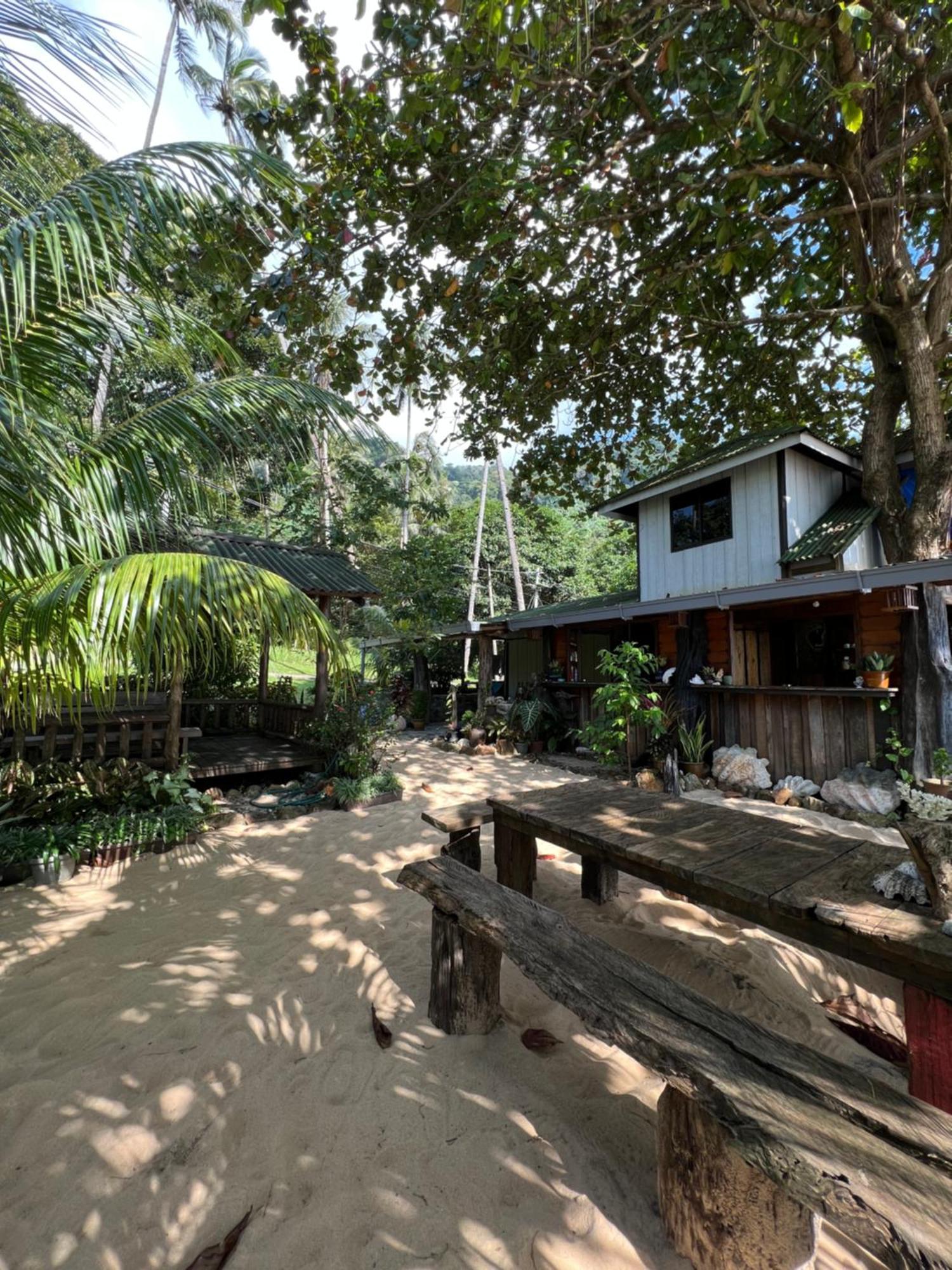 Beach House Kampung Genting Eksteriør bilde