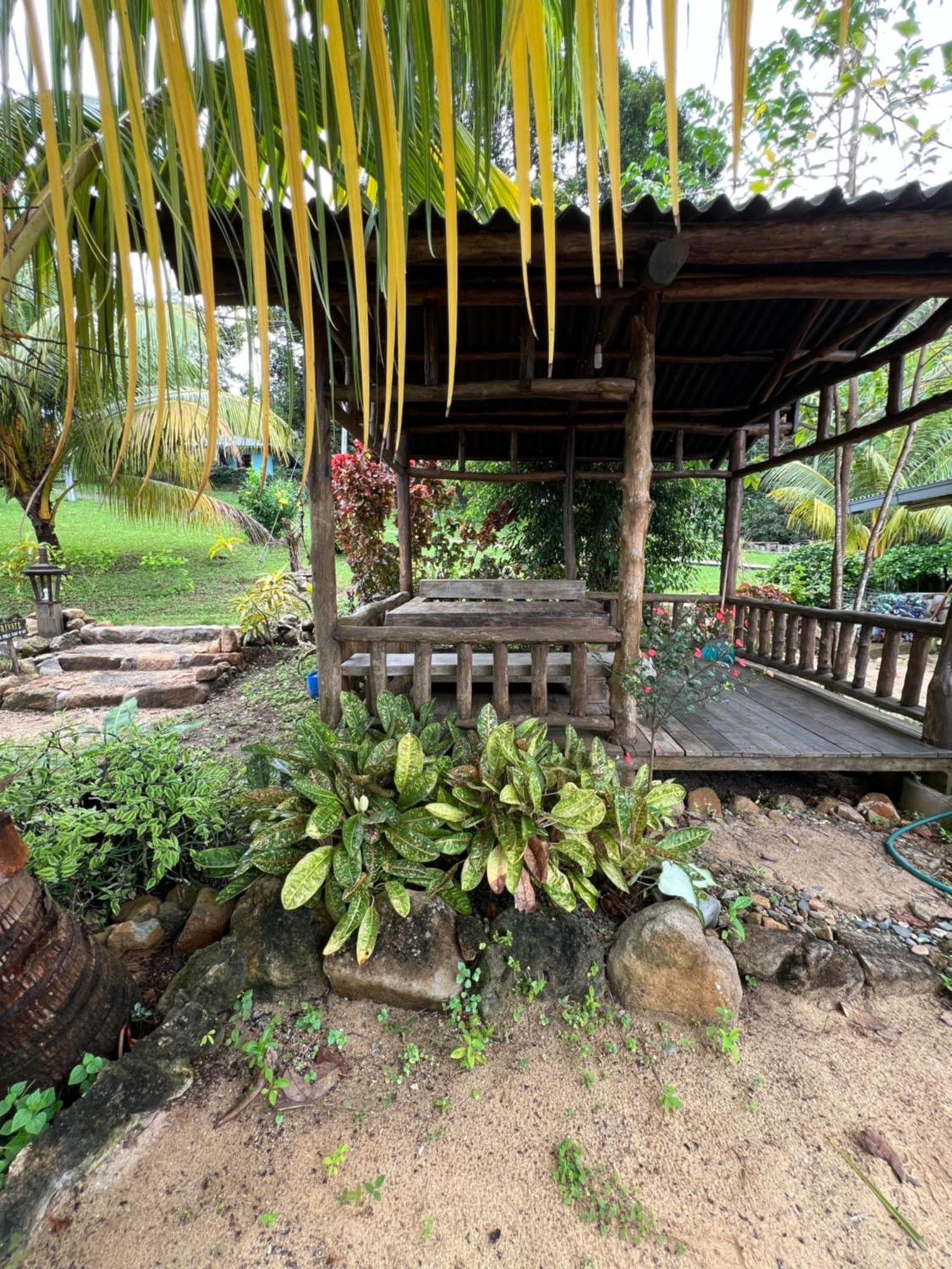 Beach House Kampung Genting Eksteriør bilde
